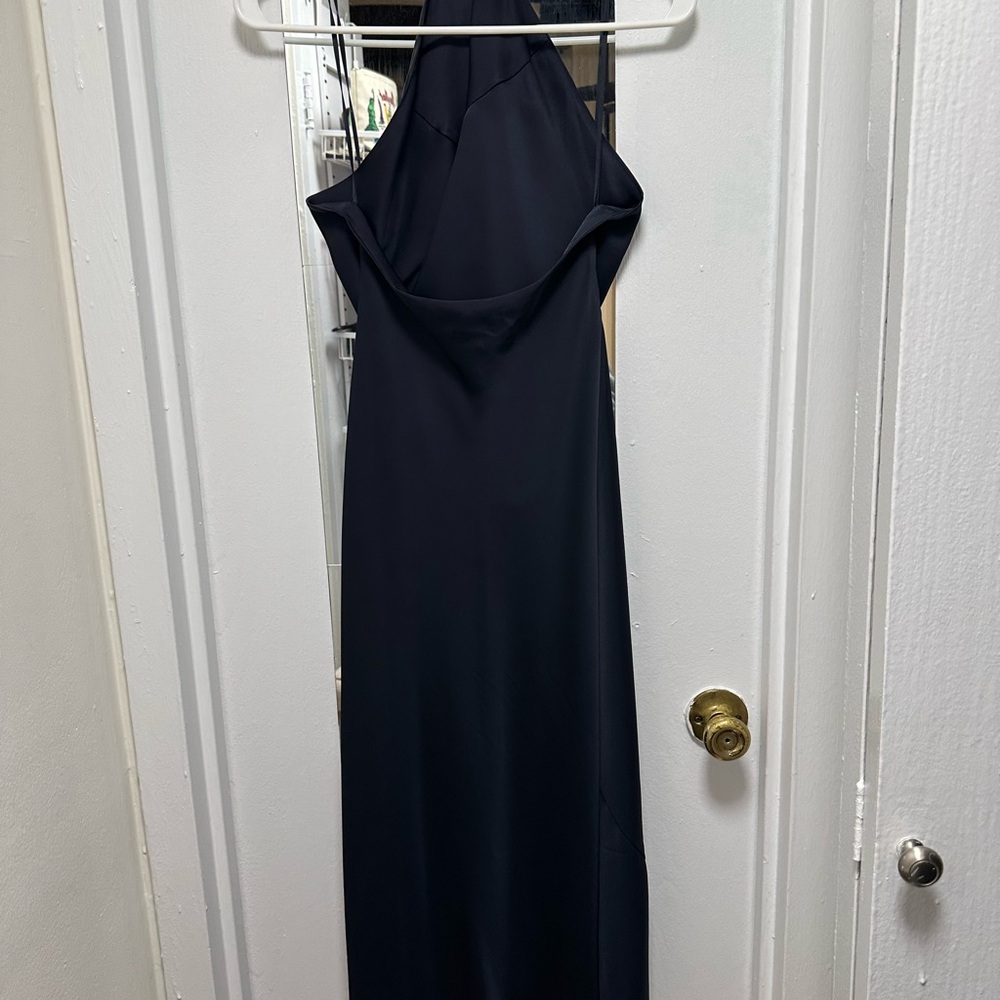 Elegant Black One-Shoulder Dress - Picture 2 of 2